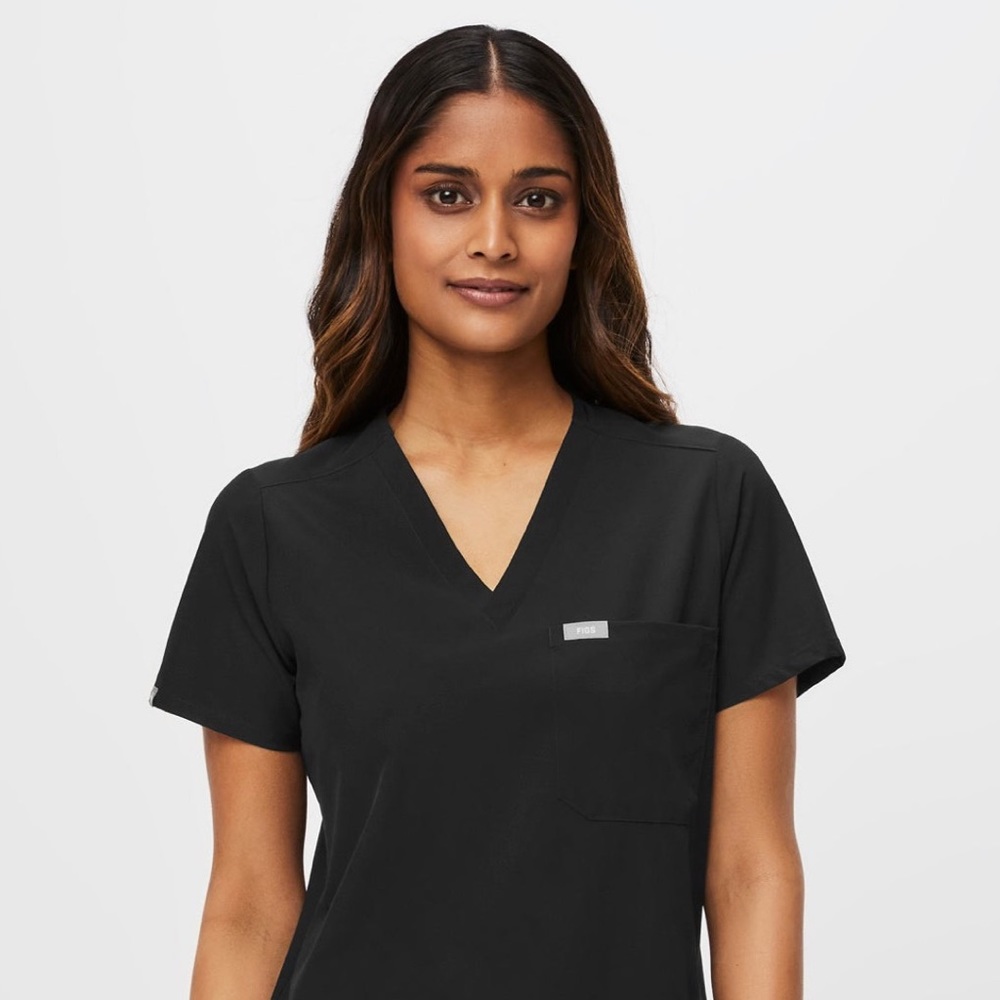 Women's Dark
Harbor Catarina™ - One-Pocket Scrub
Top
